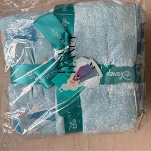 Posh Peanut Disney Frozen Elsa Plush Blanket